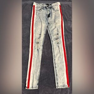 Distressed skinny jeans with Red stripe